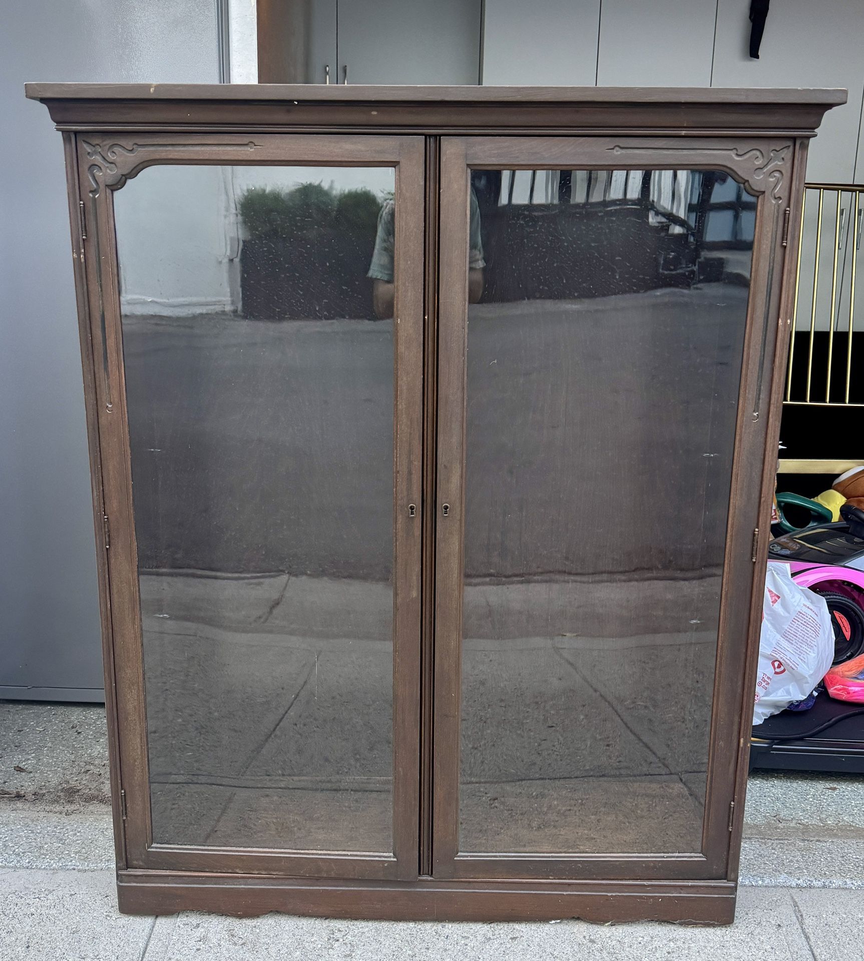 VINTAGE 80s Cabinet With Glass Windows