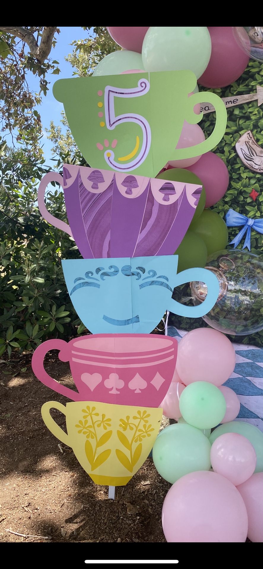 Alice in Wonderland Party Decorations / Backdrop for Sale in Carlsbad, CA -  OfferUp