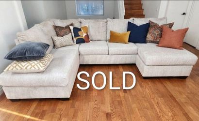 Beautiful Ashley Sectional!