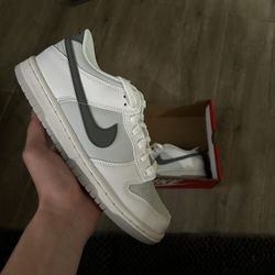 Nike Dunk Low Size 4.5Y/6women 