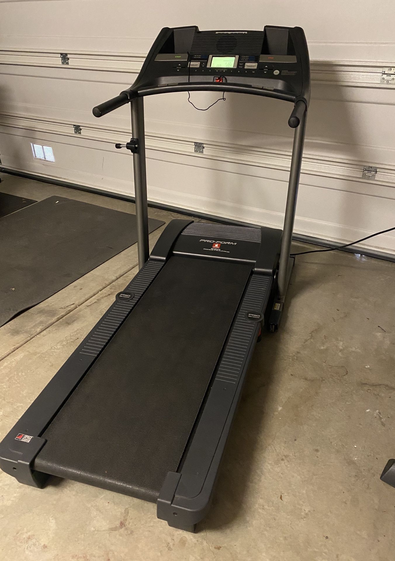 PRO-FORM TREADMILL WITH PRO SHOX CUSHIONING AND INCLINE!!! In perfect ...