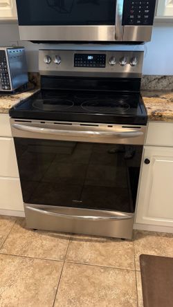 Frigidaire Gallery Range Electric Stove Oven kitchen cocina estufa stainless steel black