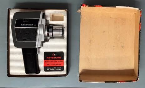 Vintage 8mm Movie Camera UNTESTED used as decor See Pics just $15