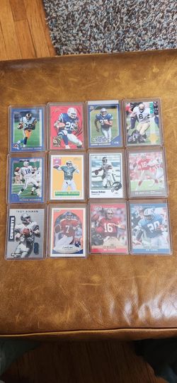 22 CARD NFL LOT