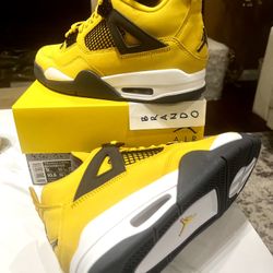 Air Jordan 4 Retro Lightning - Size 9 Men