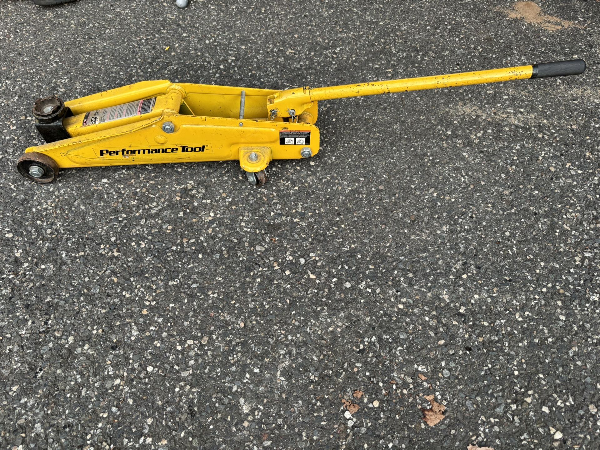 Performance tools 2.25 ton floor jack good condition $45