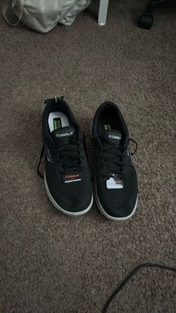 Sketchers sneakers