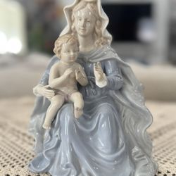 VTG Valencia Collection 1980 Porcelain Mary And Christ Child Baby Jesus 7x6x4.25