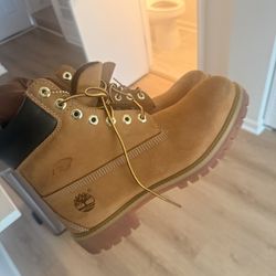 Men Timberlands 9.5