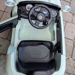 BRAND NEW BABY TODDLER RIDE - ON ! 