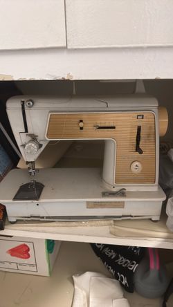 Singer vintage sewing machine