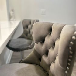 Set Of 2 Grey velvet Bar Stools 