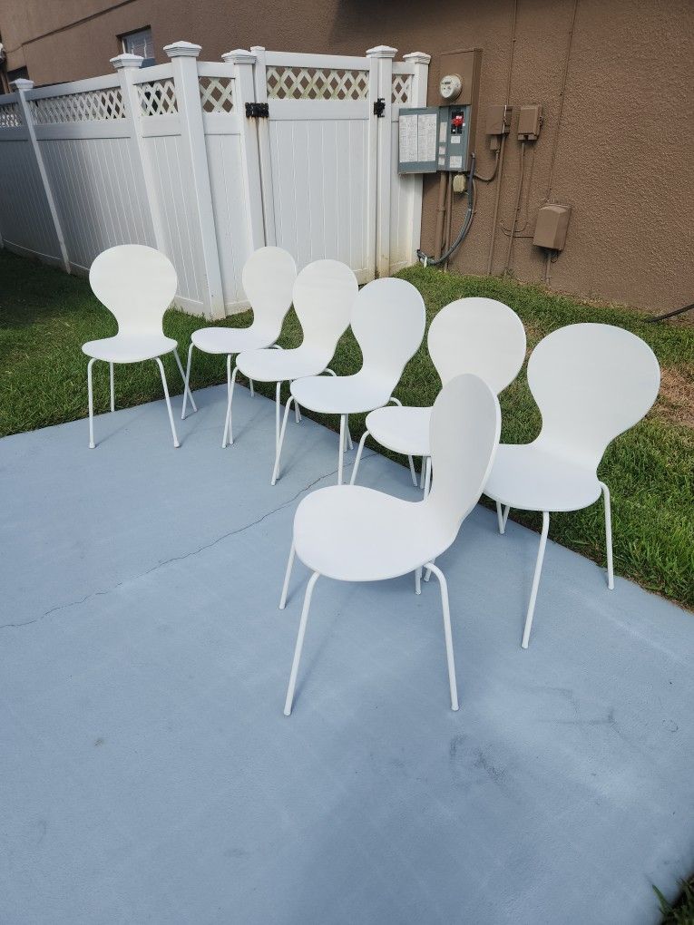 7 Chairs  $35