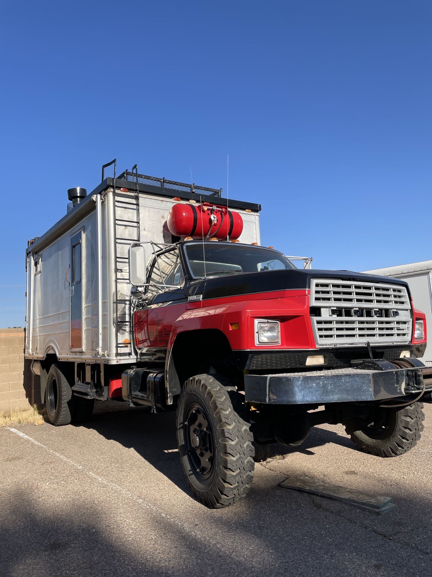 1981 Ford F800 4x4 conversion