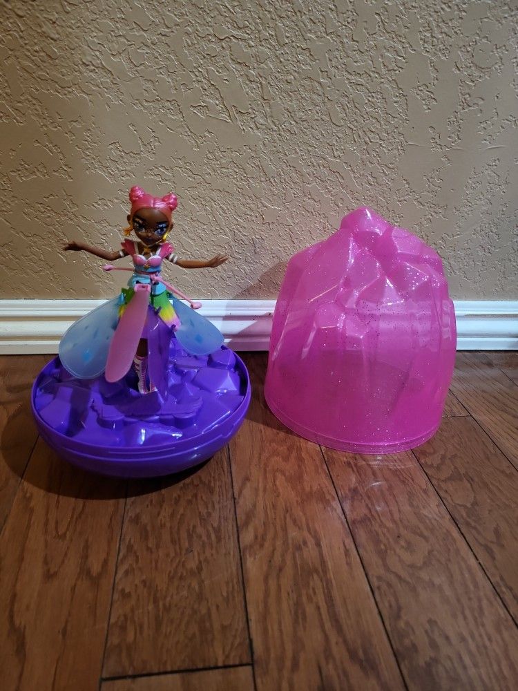 Hatchimal Pixie Crystal Flyer