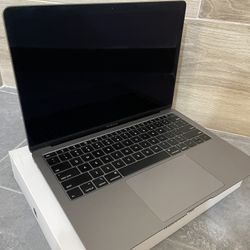 MacBook Air 13.3 / 256GB