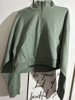 Cocoburry XL crop top green sweater and XL shorts set