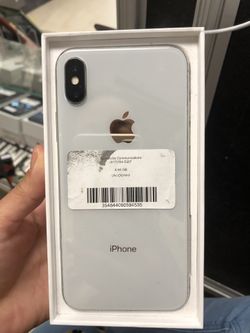 Factory unlocked iPhone x 64 gb, excellent conditions store warranty