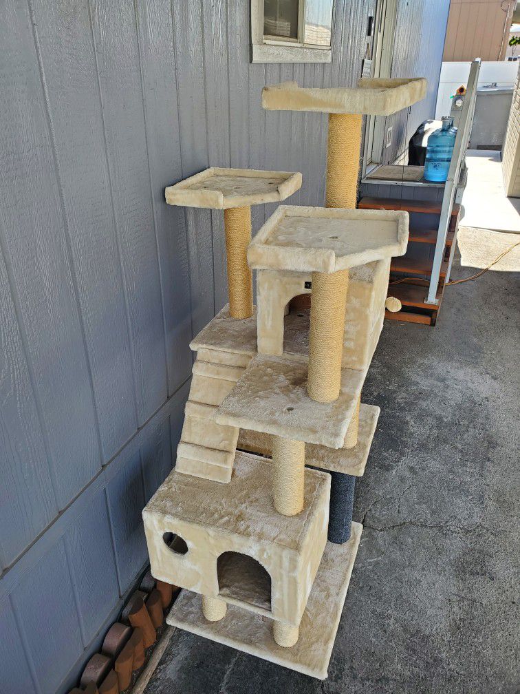 Amarkat Cat Tree - Used (2 Bottom Scratch Posts Replaced With New Carpet