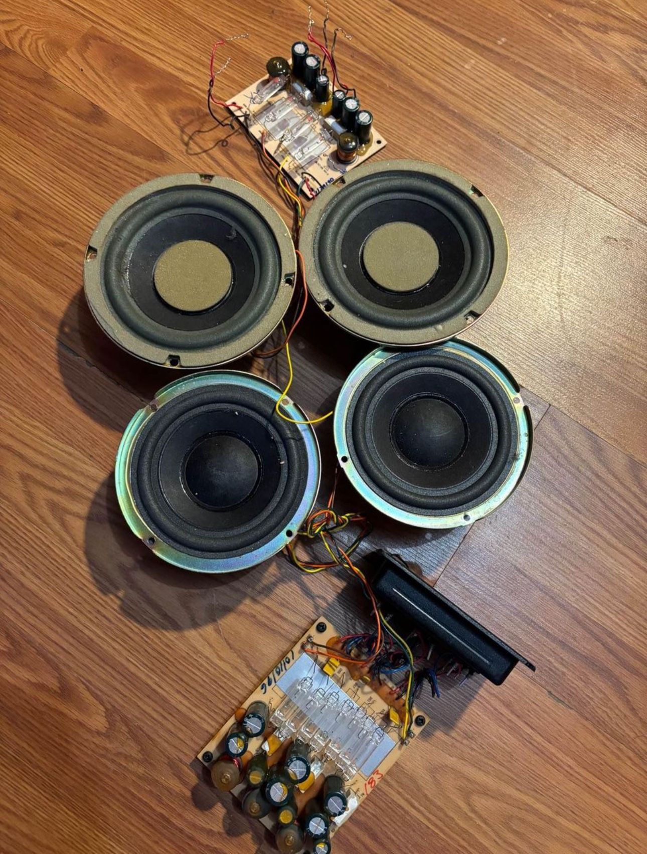 4 BOSE SPEAKERS O.B.O