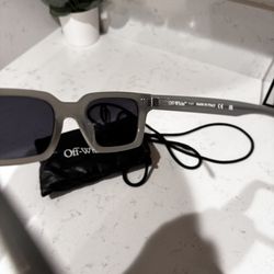 Off white mens Sunglasses 