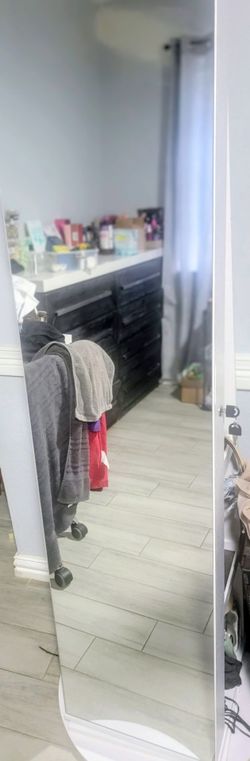 Nuevo,Espejo con joyero 360° giratorio con luz
