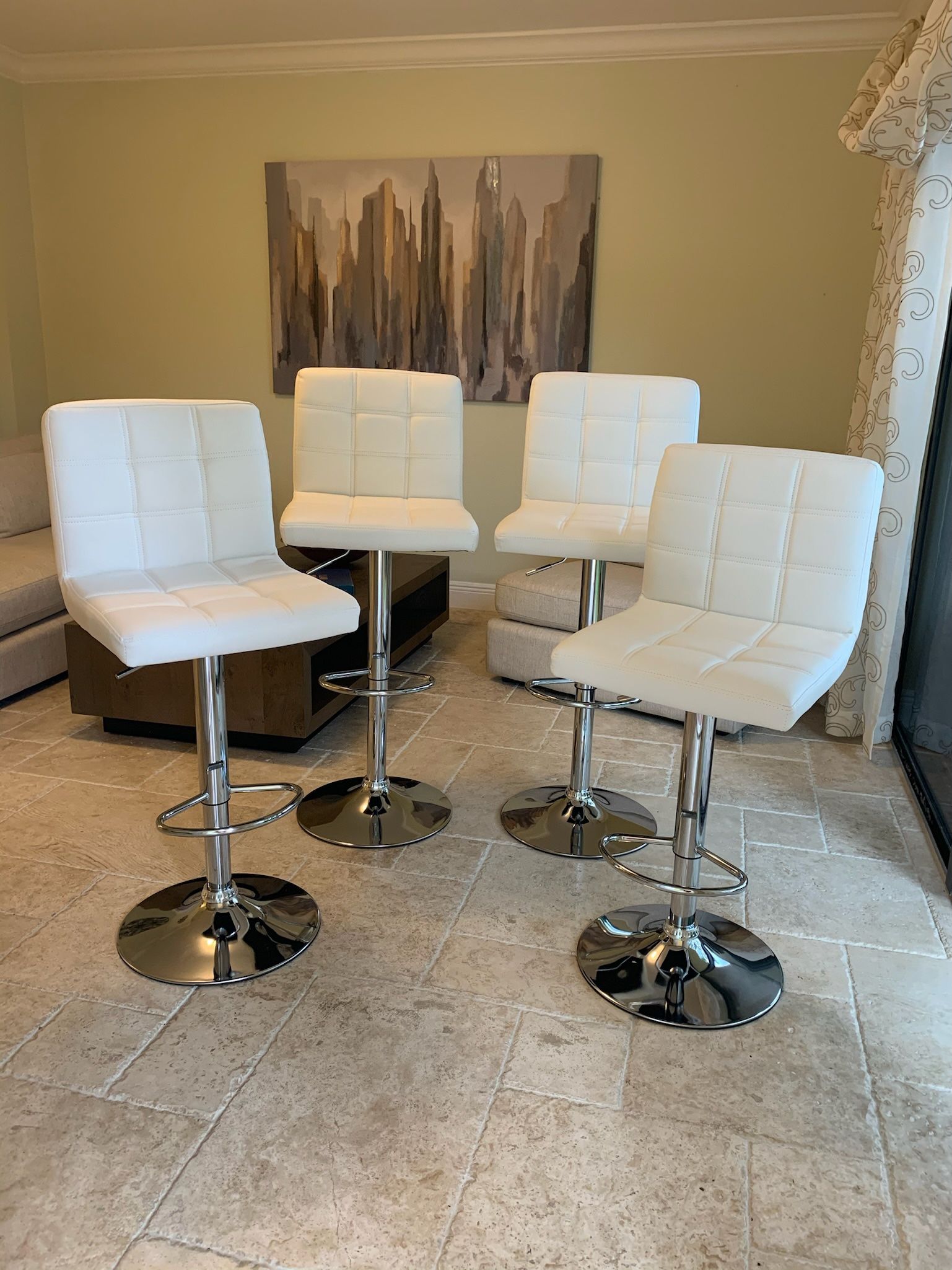 New White Barstools , Chairs Assembled - Modern Design with Faux Leather & Chrome Metal Base - Adjustable Swivel B ar sto ol Chair