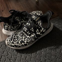 Adidas Leopard Size 9