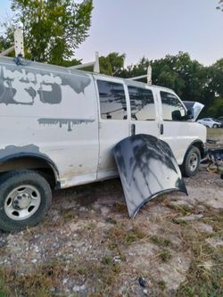 06 Chevy Express 3/4 parts