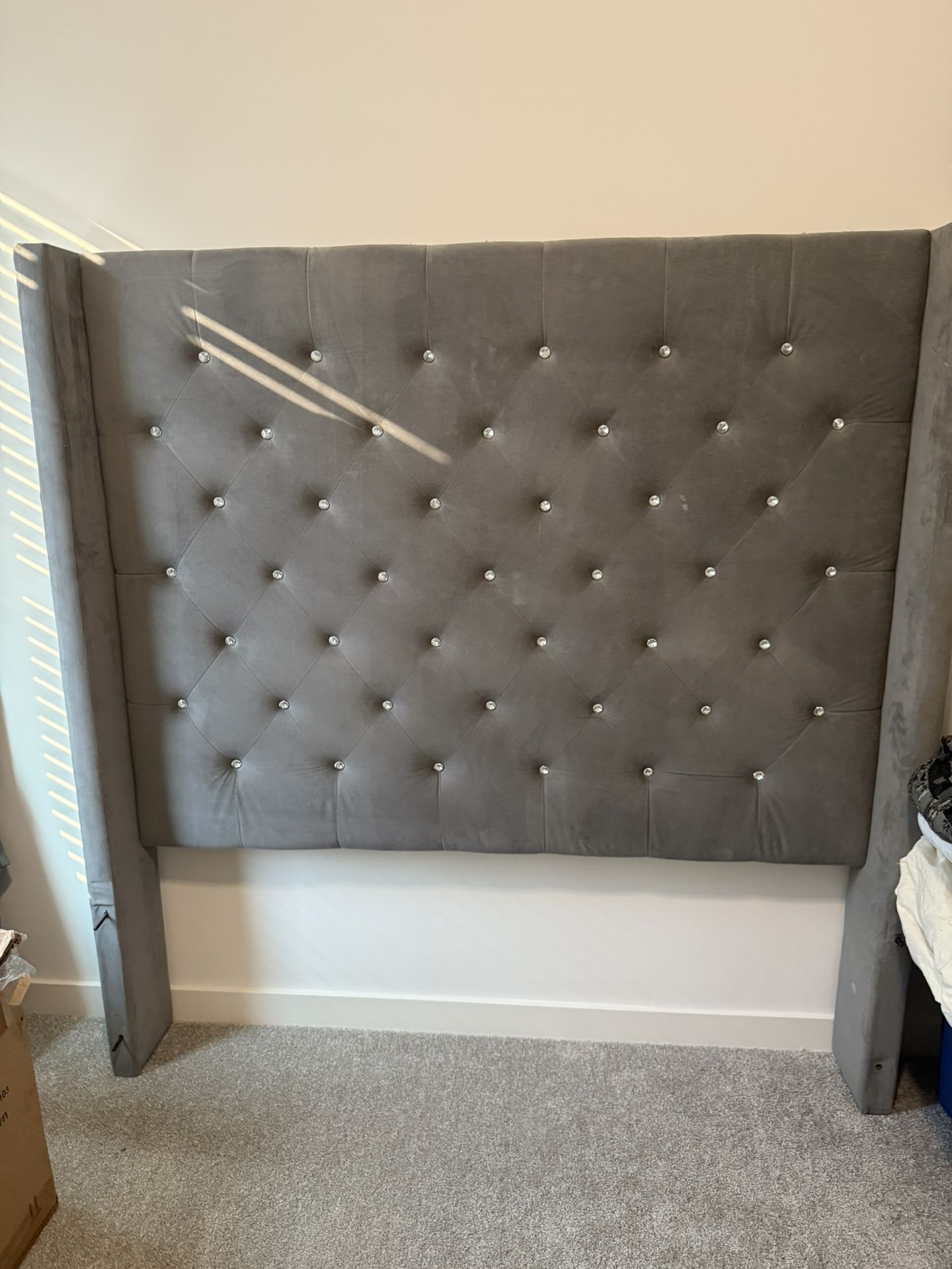 Queen size Bed Frame With The wood pieces