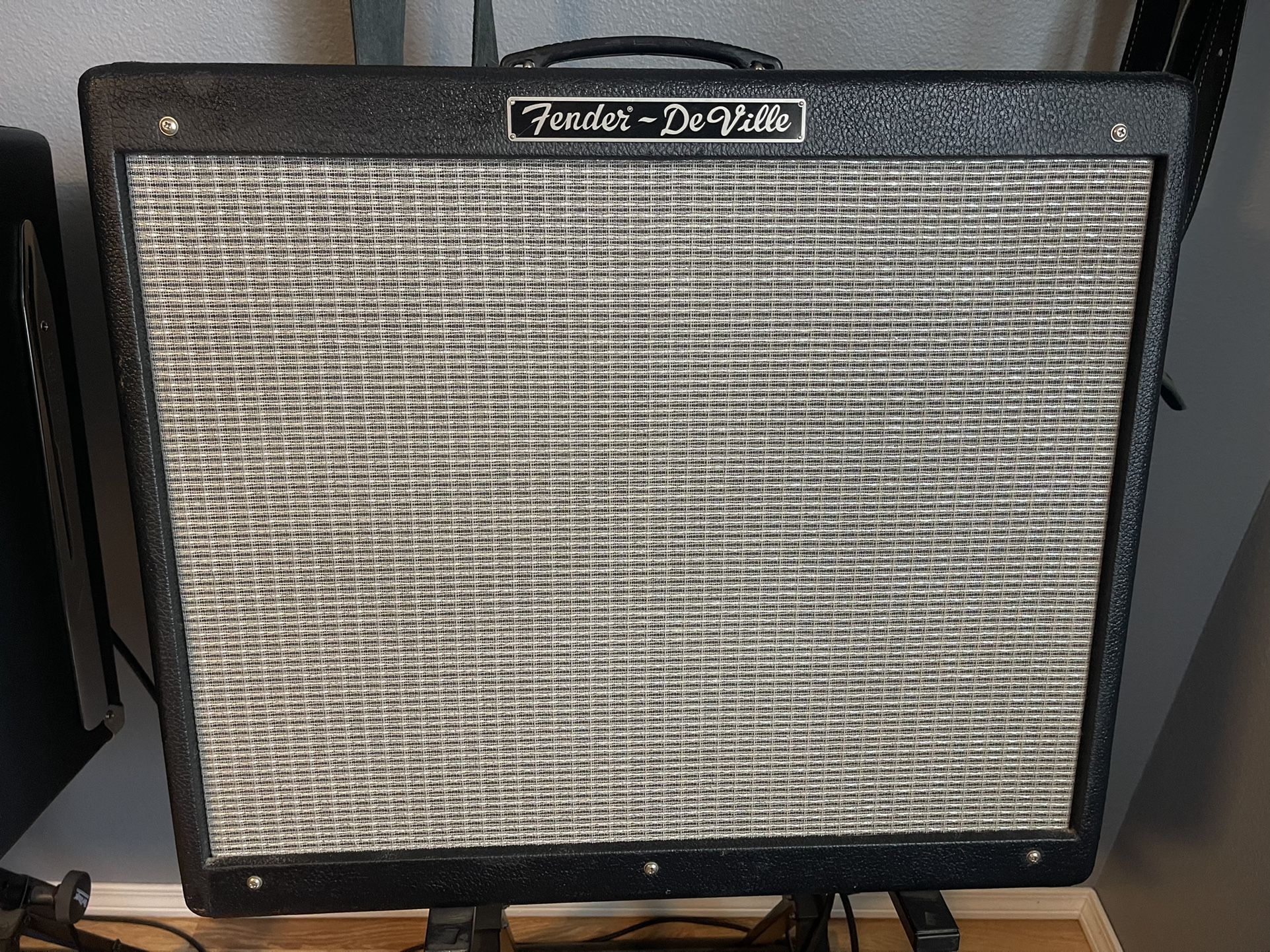 Fender Hot Rod DeVille 60w 2x12 Amp - $700