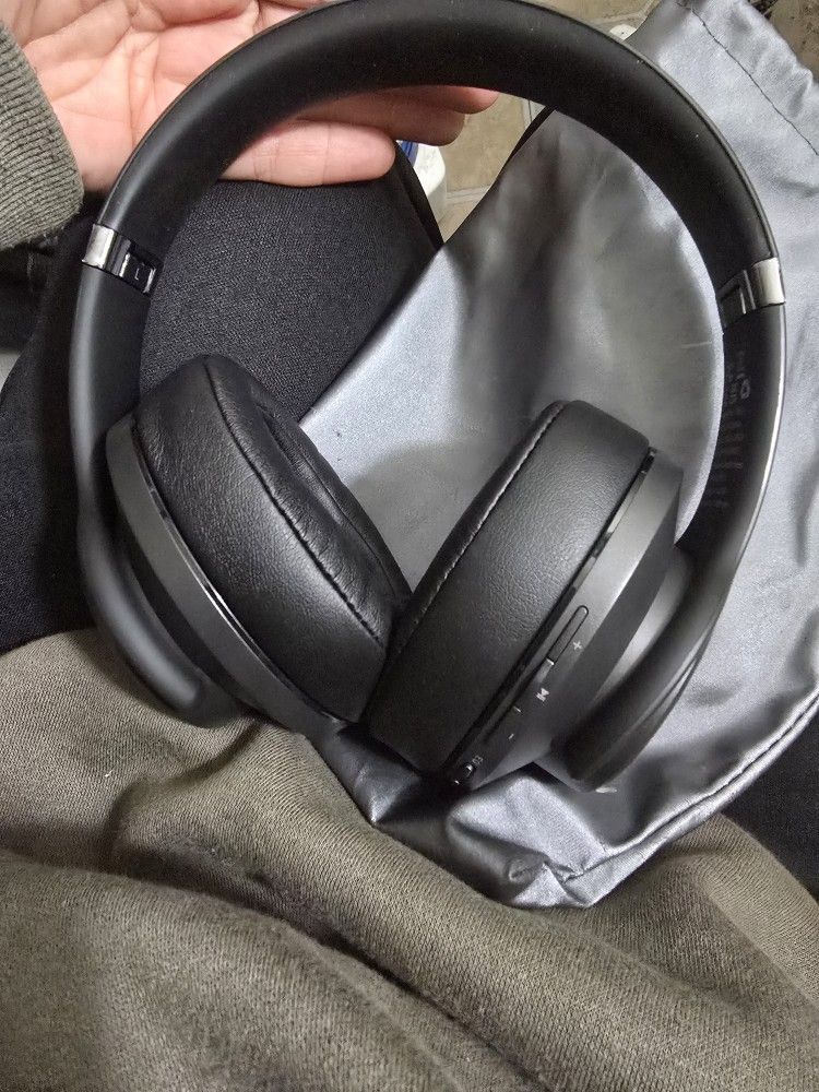 Wireless Headphones  DOQAUS