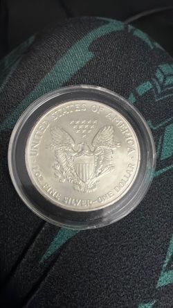 2002 American Silver Eagle bullion coin.