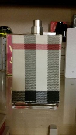 BULBERRY LINDO 3.4 OZ 100ML prepárese para navidad con sus regalos yo vendo perfumes auténticos y a bajo precio