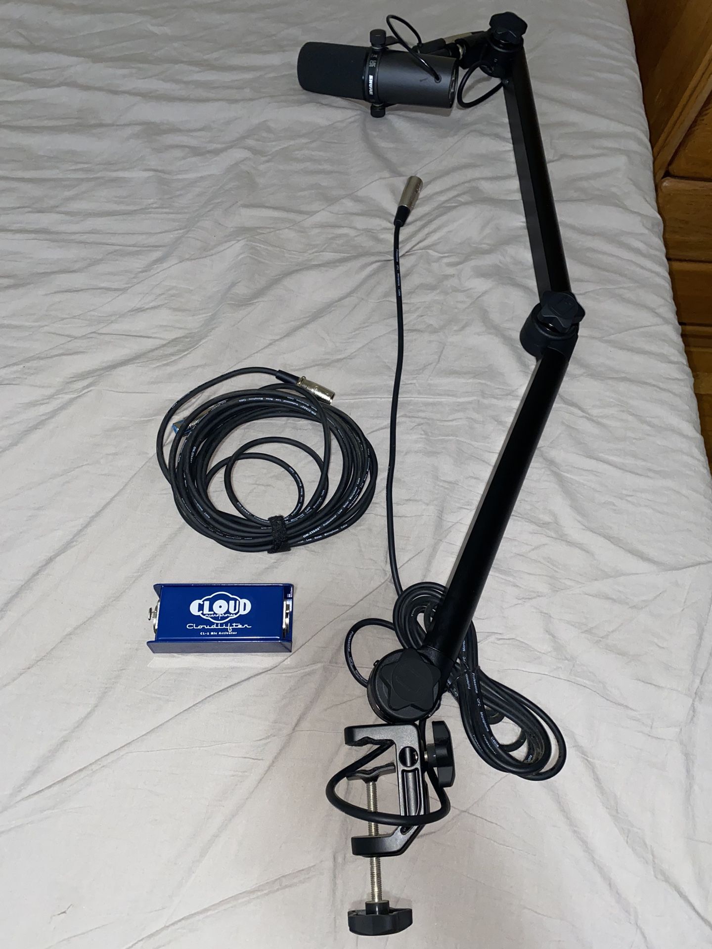 Shure SM7B Studio Microphone Bundle with Cloudlifter + Boom Arm + XLR Cables – Excellent Condition