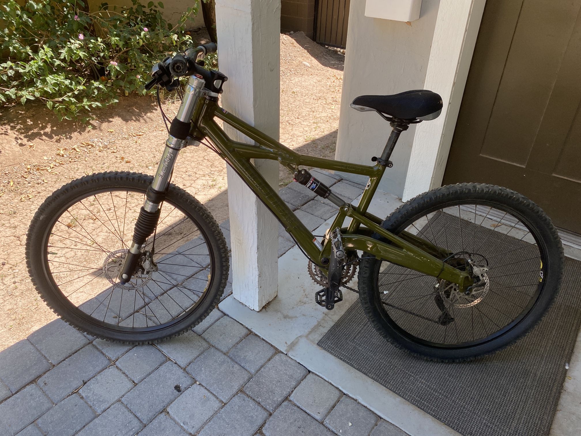 Cannondale Lefty Mountain Bike