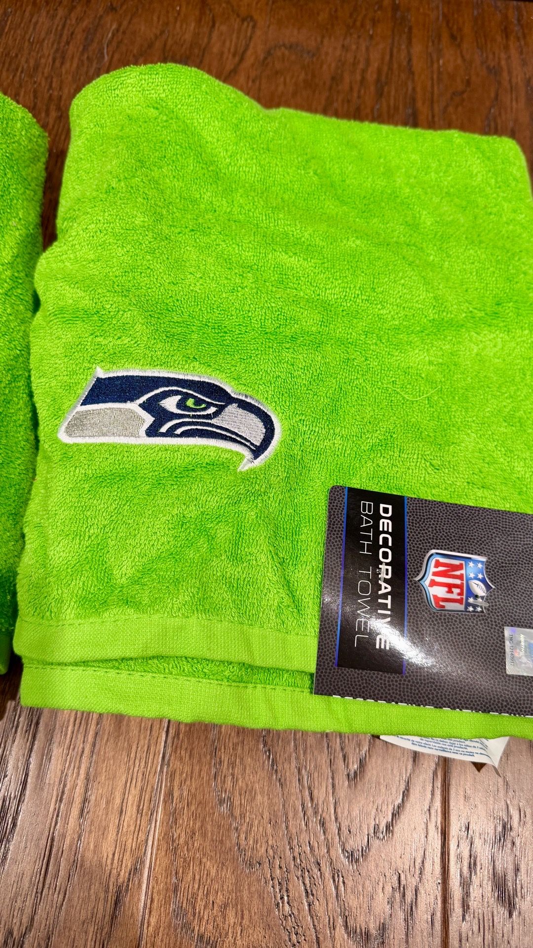 Brand New 2 Pk NFL Seahawks Bath Towels 25X50