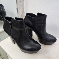 Gianni Bini leather upper heels