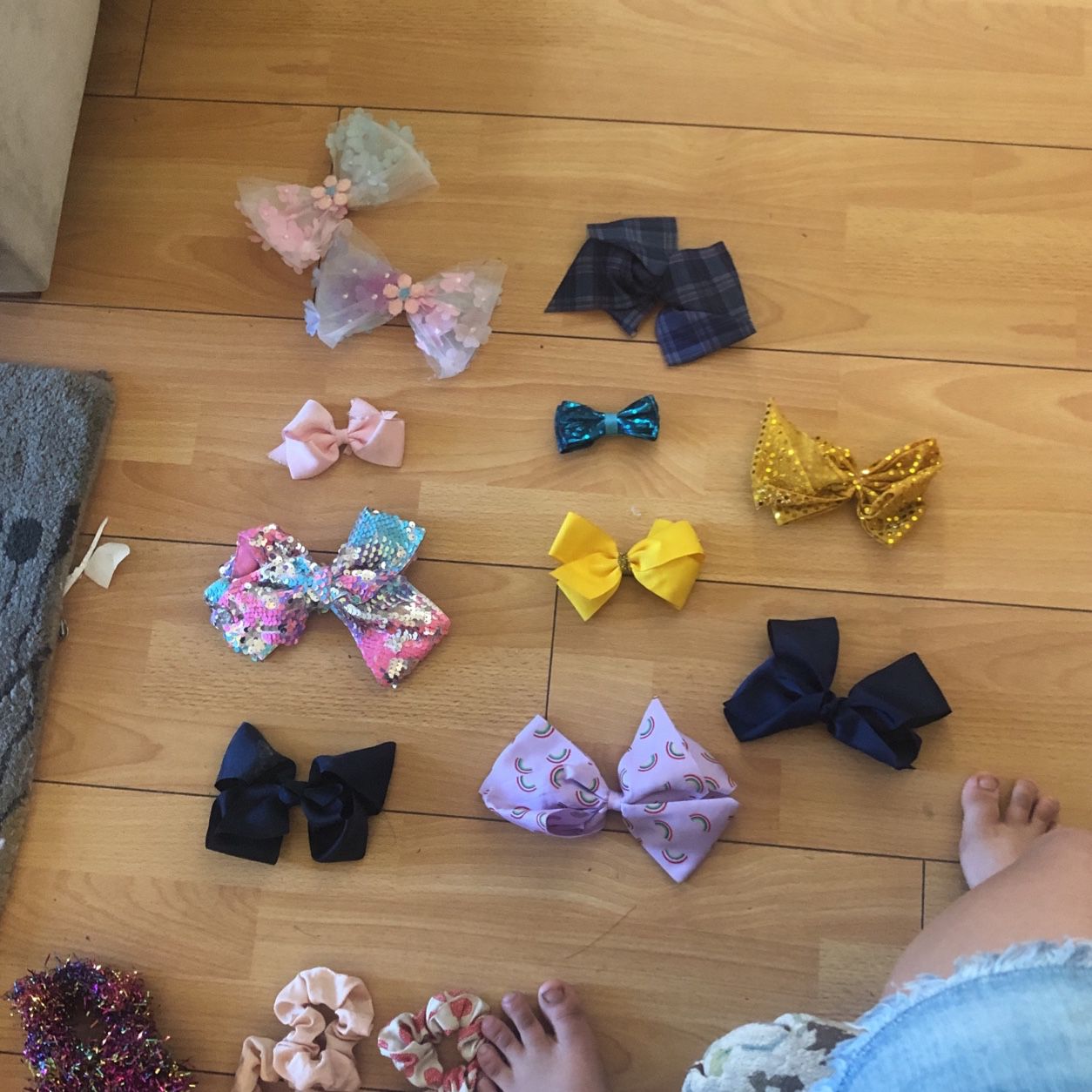 Chanel VIP Scrunchie Hair Bows And Ponytail Holders And Accessories for  Sale in Warwick, RI - OfferUp
