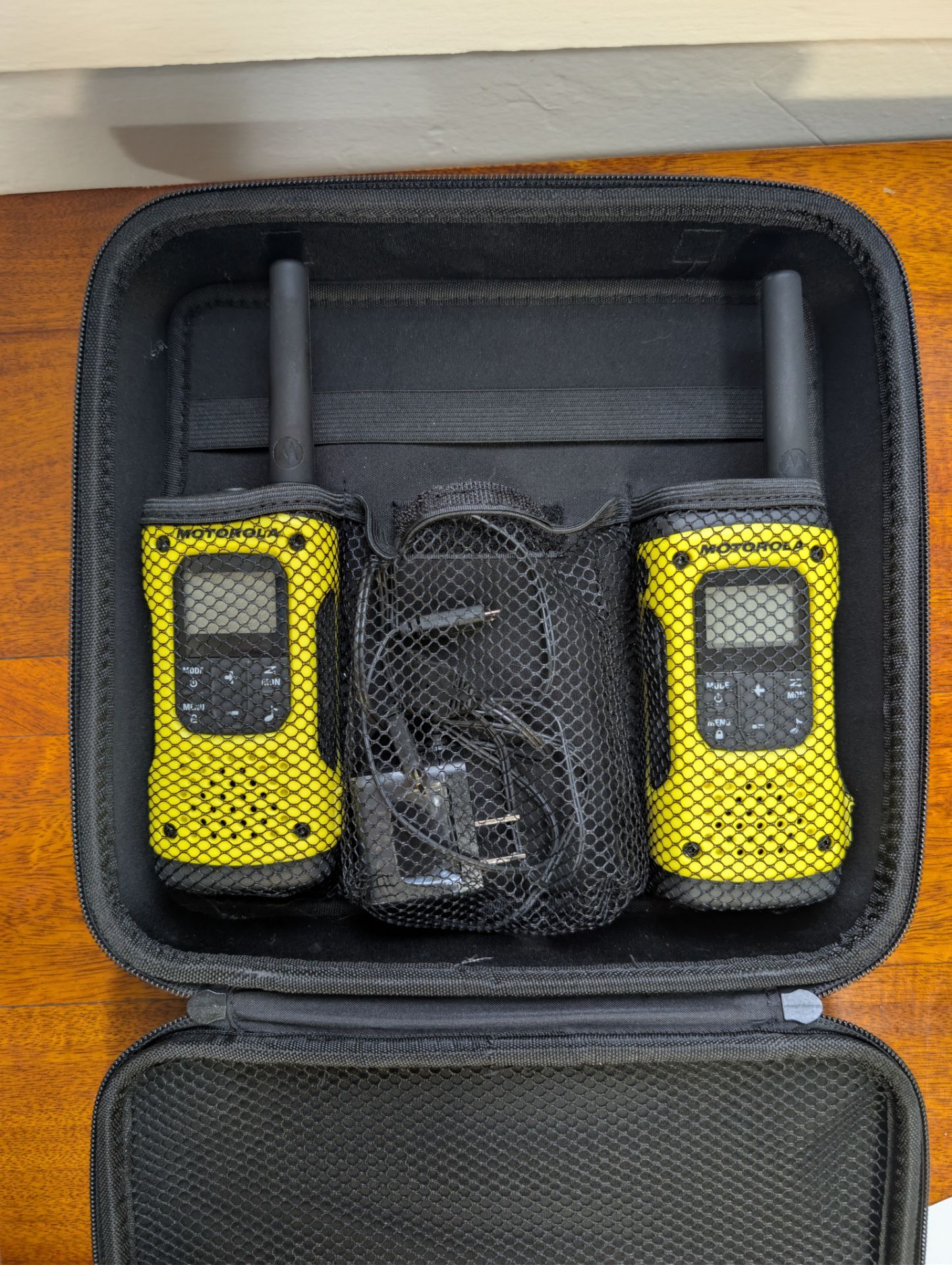 MOTOROLA T92 H20 WATERPROOF Walkie Talkies
