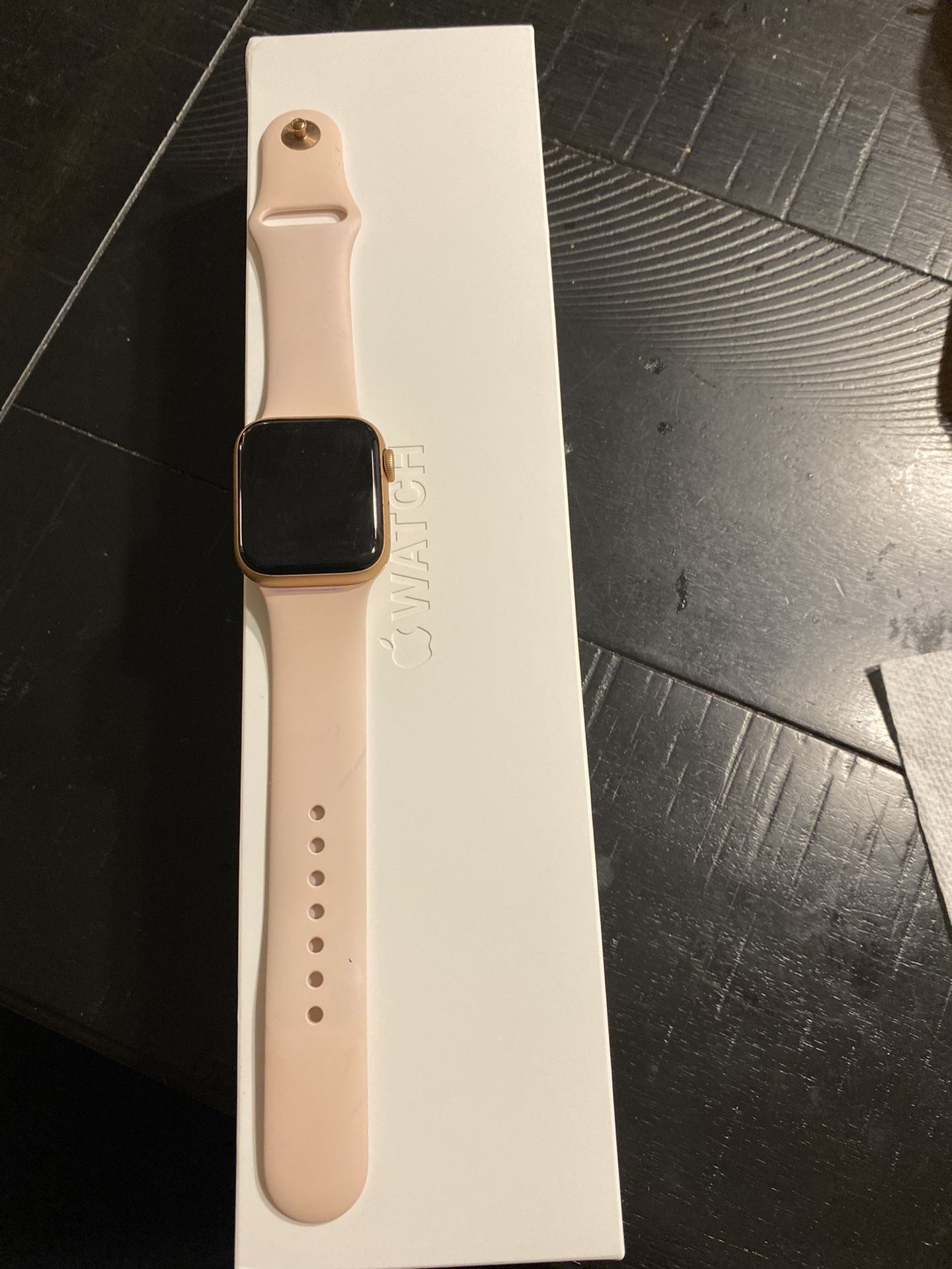 APPLE WATCH SERIES 4