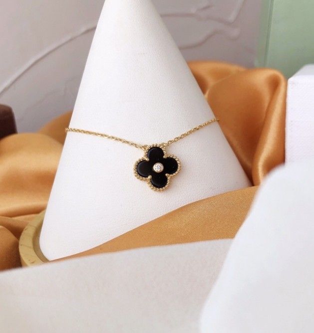 Van Cleef & Arpels Gold Black Onyx Necklace with Diamonds