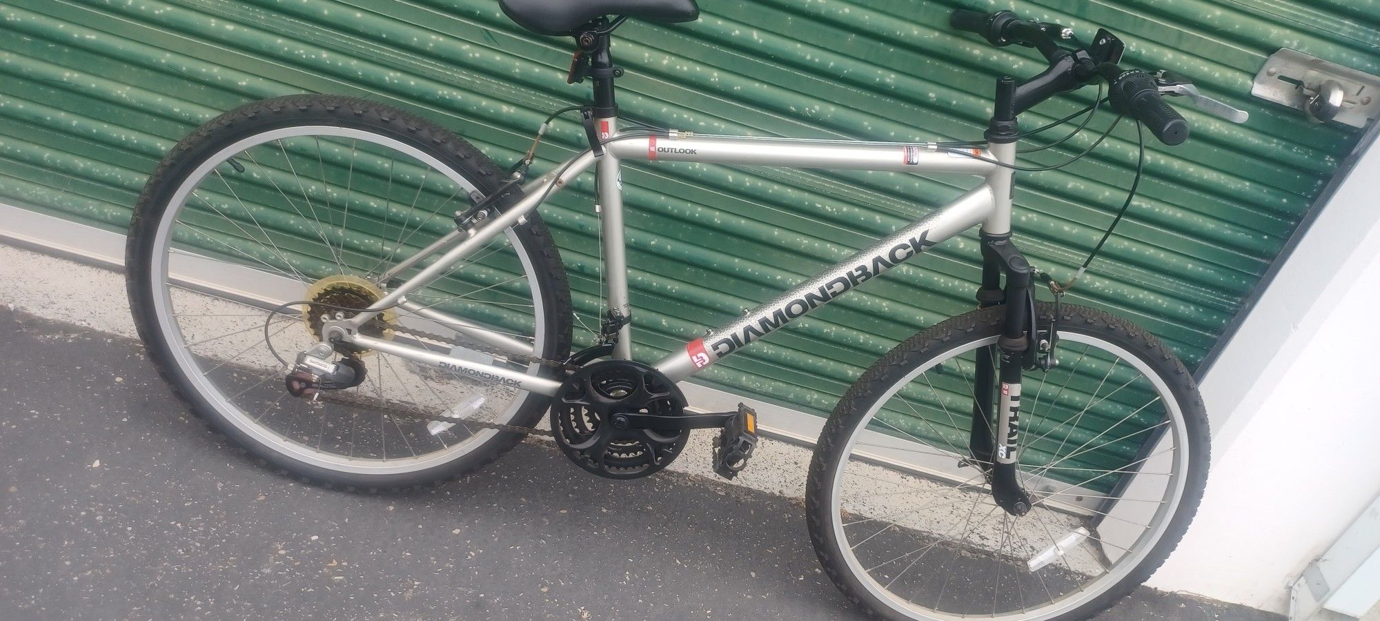 DIAMONDBACK BIKE USED LIKE NEW..IT'S AVAILABLE