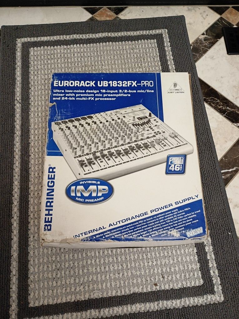 Behringer Eurorack Ub1832fx-pro Mixer Console