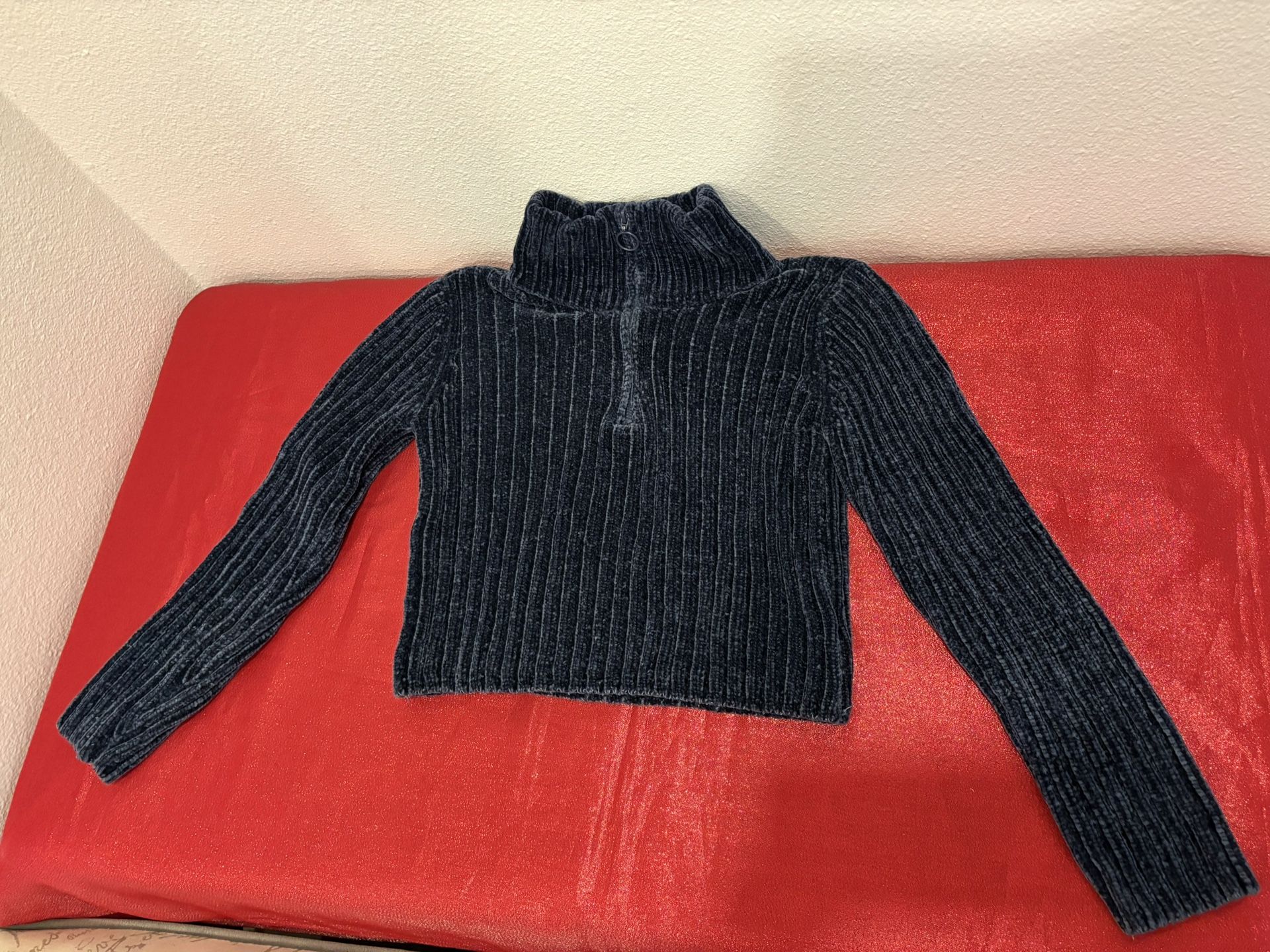 Girls Navy Blue Super Soft Sweater - kids size Medium (7/8) - clothes - Simi Valley