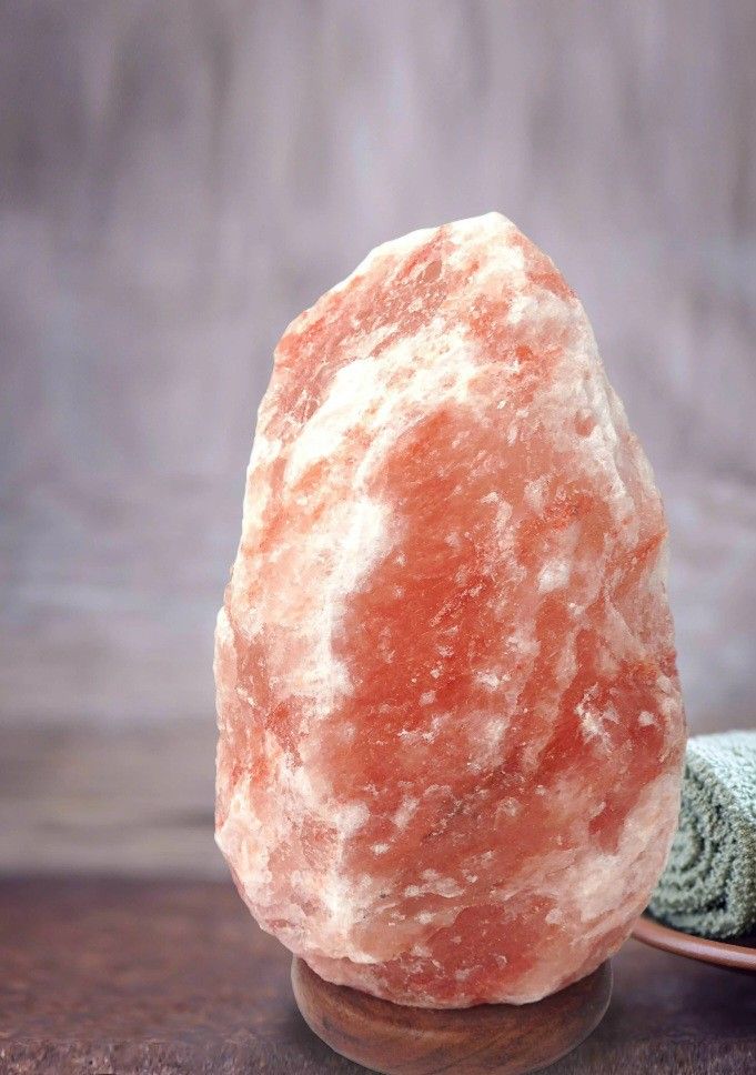 Himalaya Salt Lamp (READ DISCRIPTION)