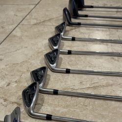 Left-Callaway Edge Golf Set