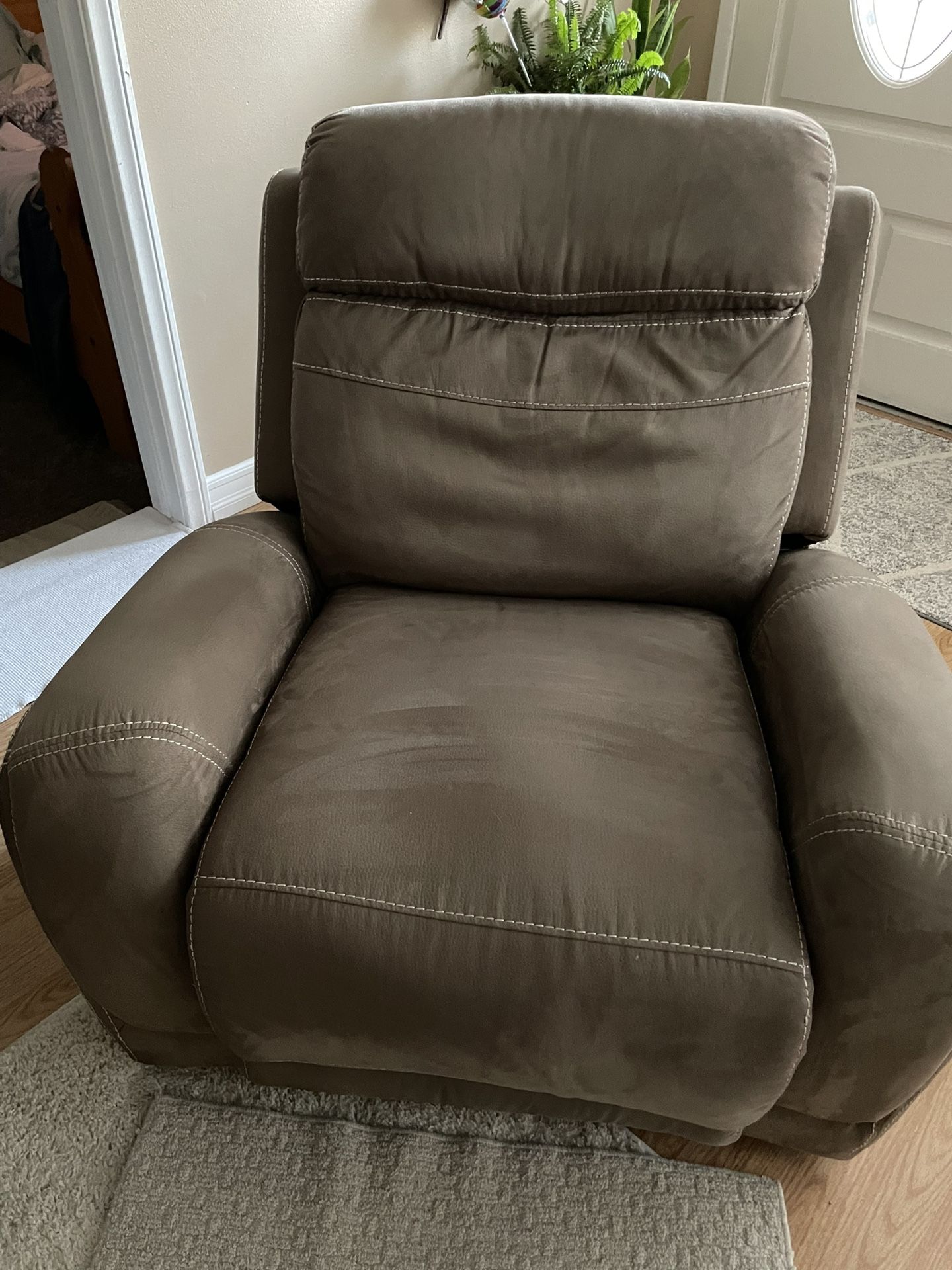 Sofa Set And Recliner 