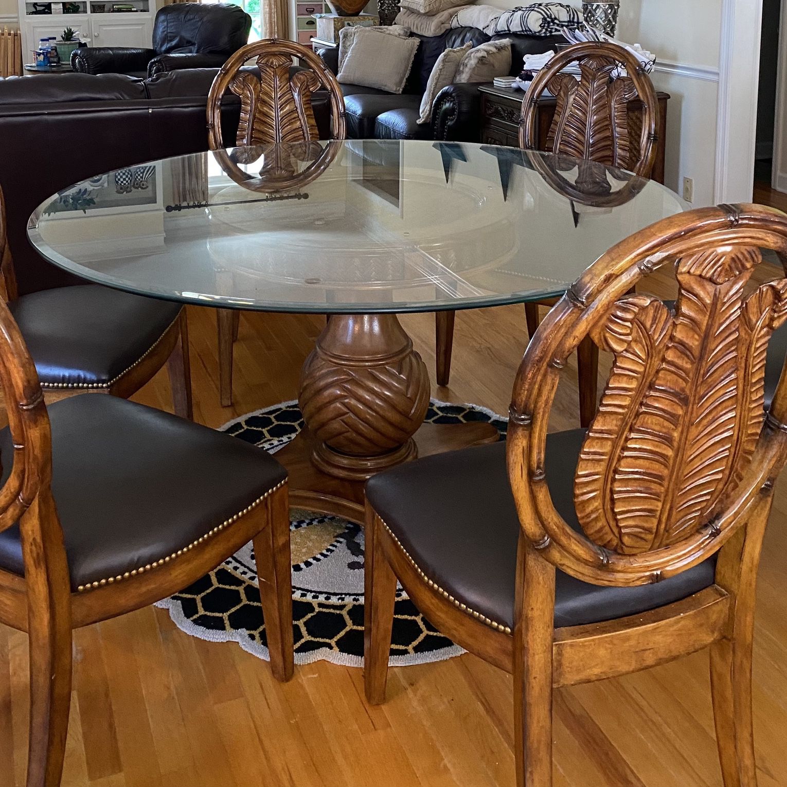 Tommy Bahama Dining Table And 6 Chairs