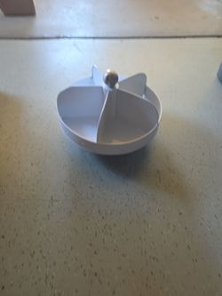 Rotating hardware bin